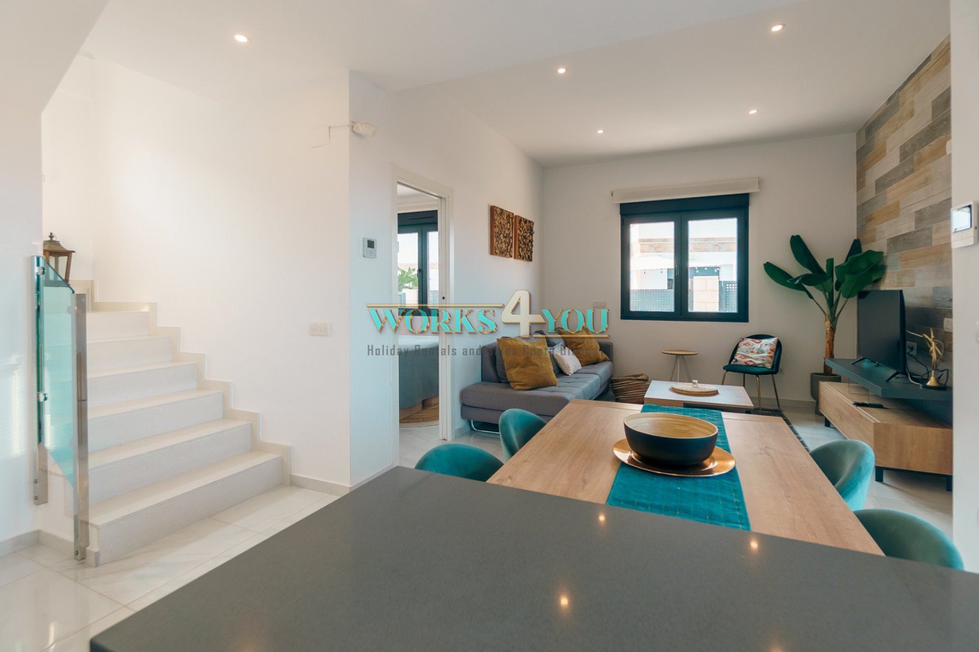 Modern 3 Bedroom Bungalow – foto 2
