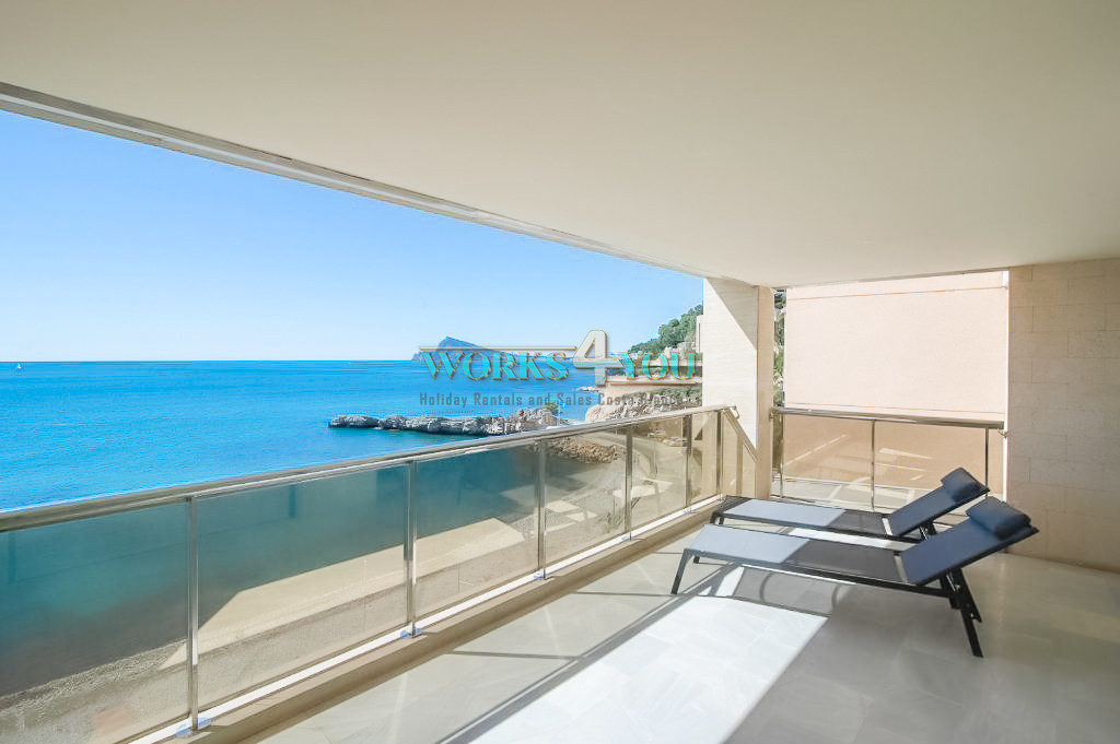 Front row apartment Altea