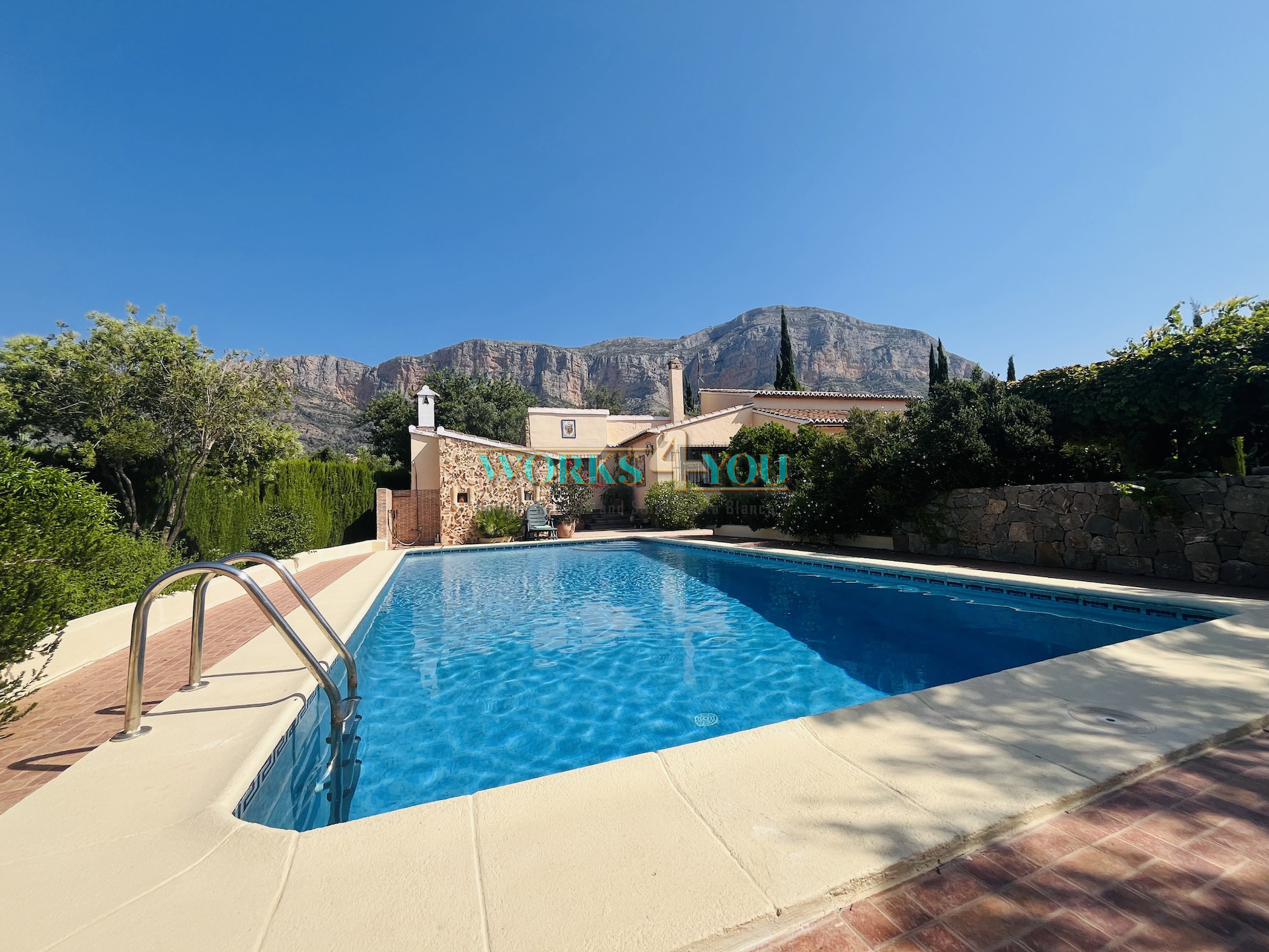 Stunning Detached Villa with Montgó Views in Jávea - Ermita