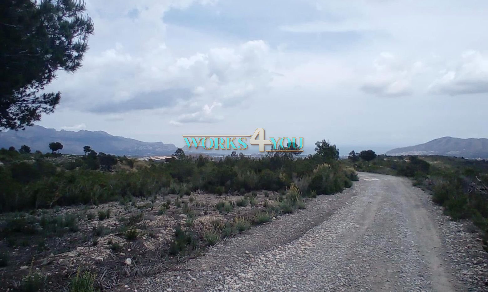Exceptional Investment Opportunity in La Nucía – 43,450 m² Plot with Sea Views and High Development Potential