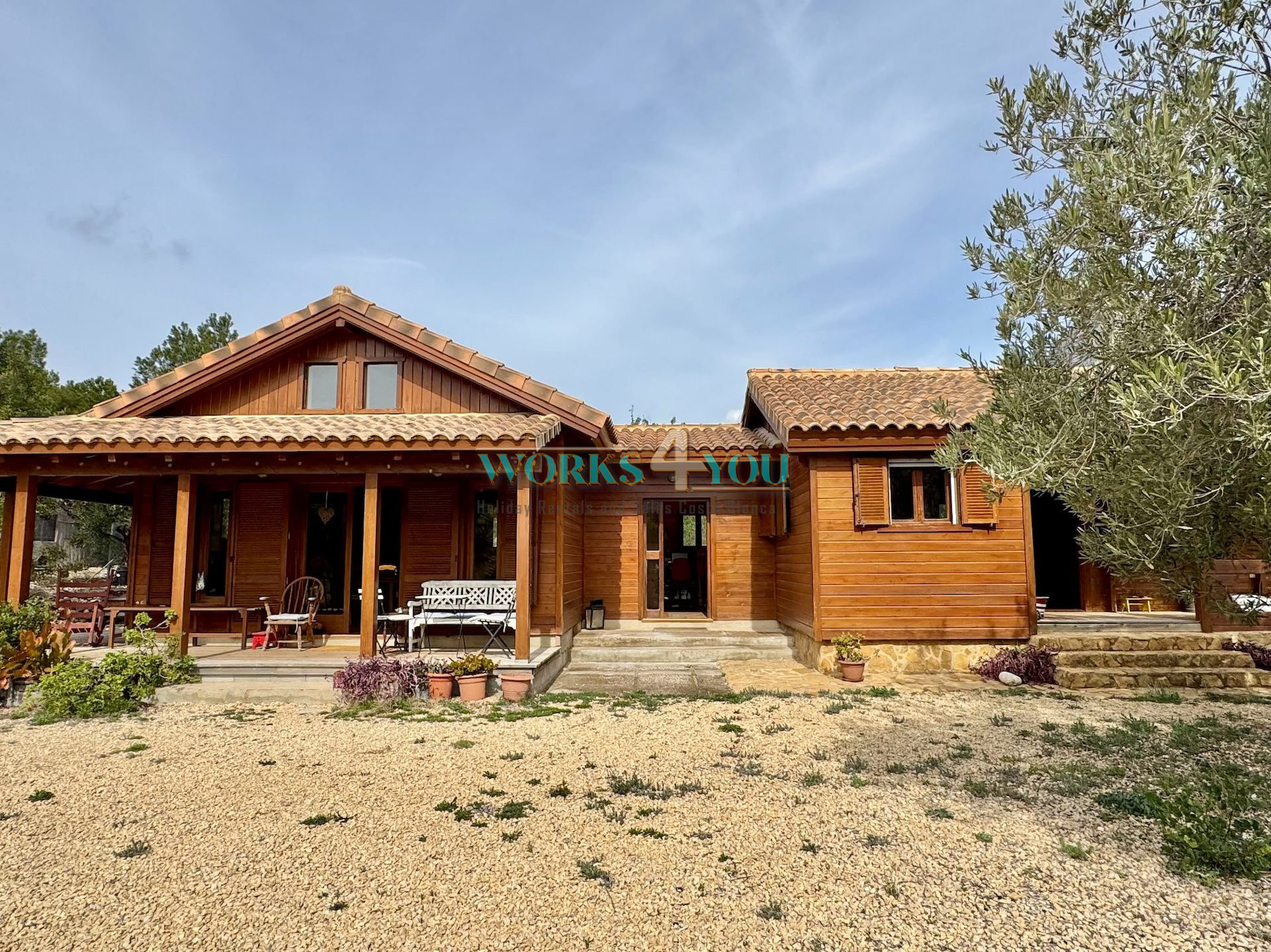 Rural Villa Surrounded by Mountians in Finestrat