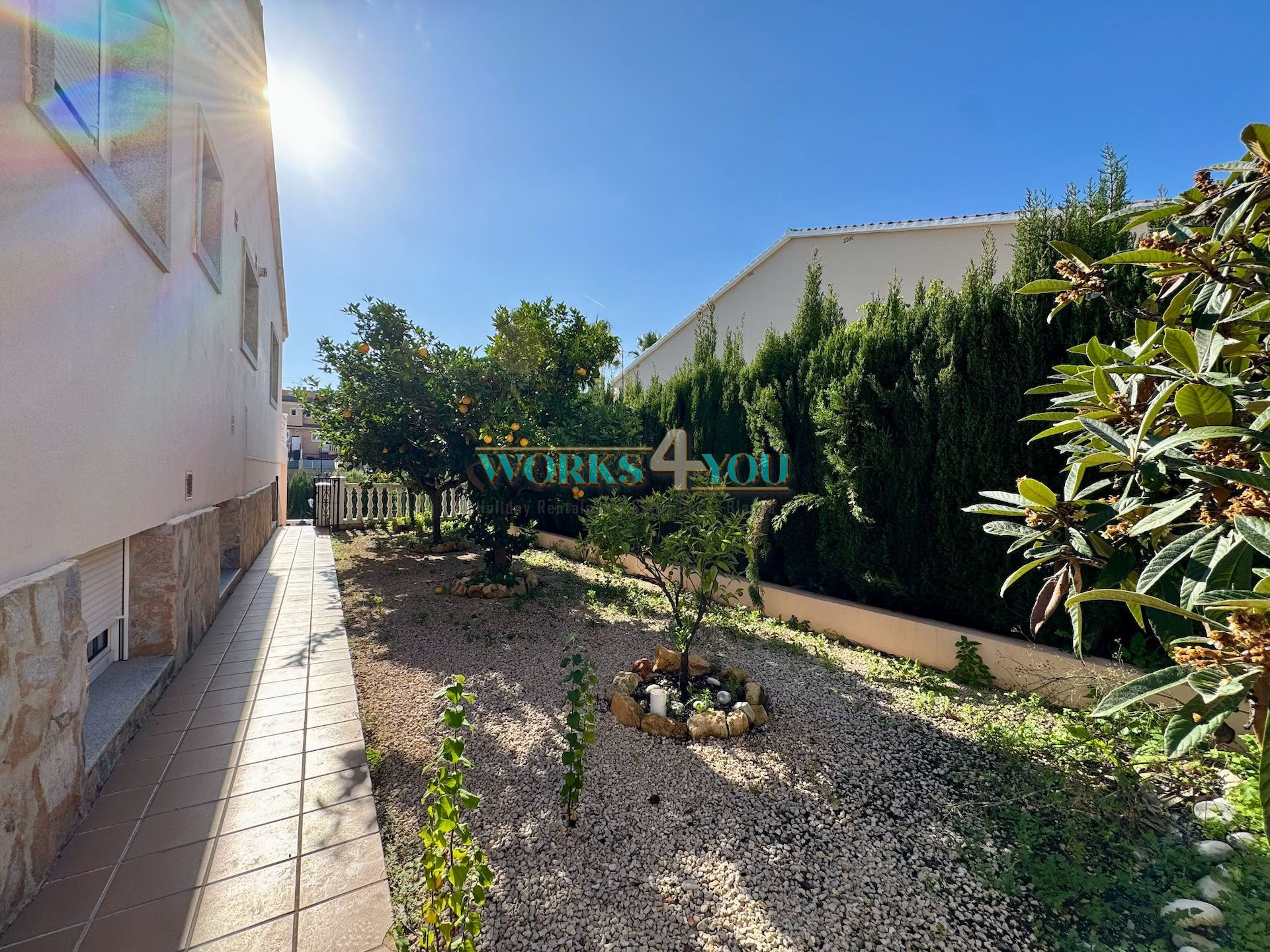Villa with 2 Independent Apartments in Pinar de Garaita, La Nucia – foto 37