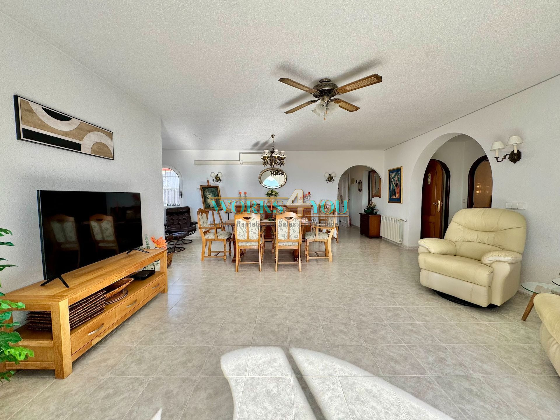 Villa with 3 Apartments in Cautivador, Alfaz del Pi – foto 18