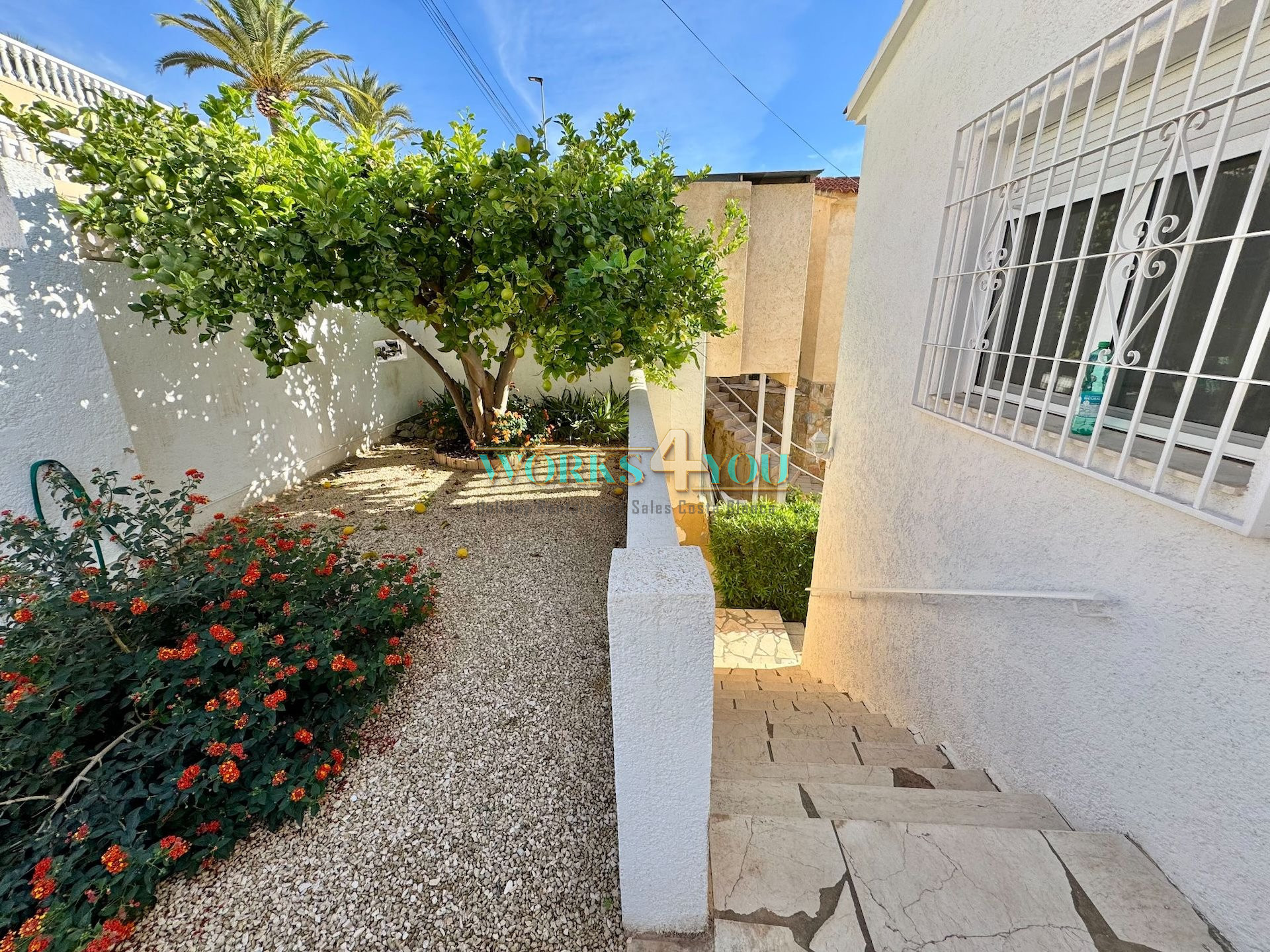 Villa with 3 Apartments in Cautivador, Alfaz del Pi – foto 36