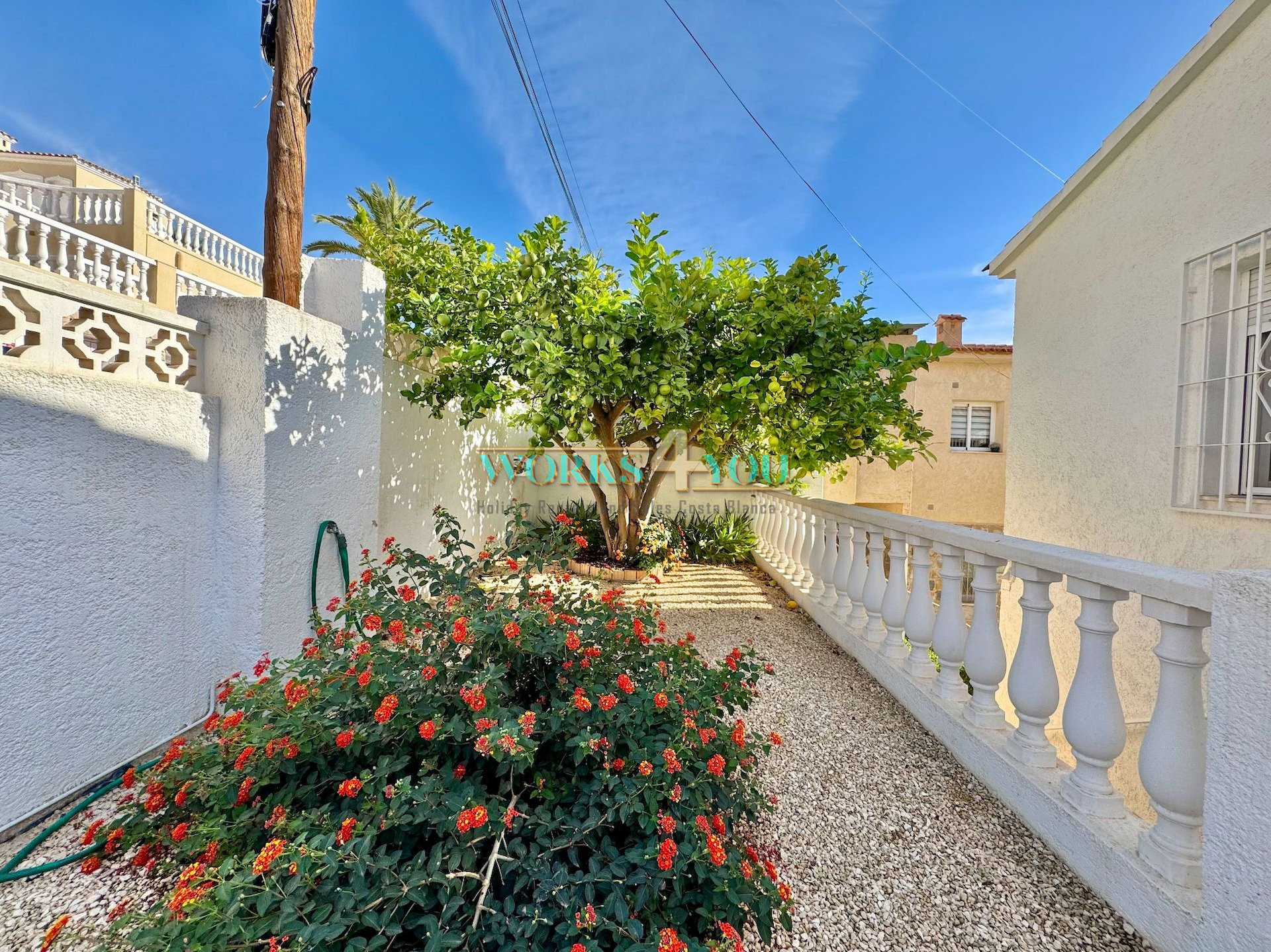 Villa with 3 Apartments in Cautivador, Alfaz del Pi – foto 37